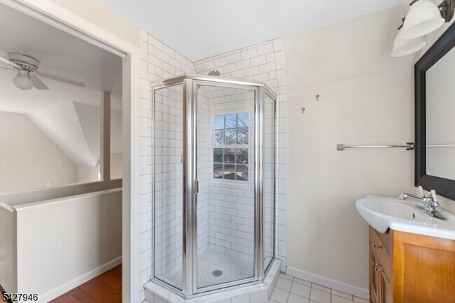 Building Photo - 57 Pomander Walk