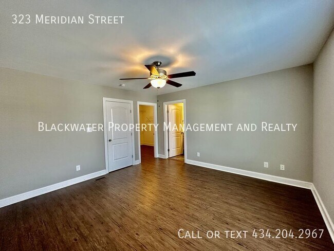 Building Photo - 3 Bedroom Townhouse in Cornerstone!