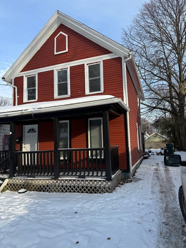 Building Photo - Charming 3-Bedroom Home with Great Space & Natural Light and Private Yard on Quiet Rochester Street