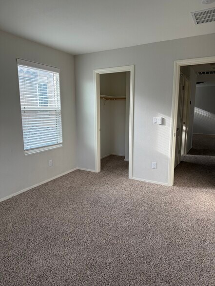 Building Photo - 7468 Morisset Ave