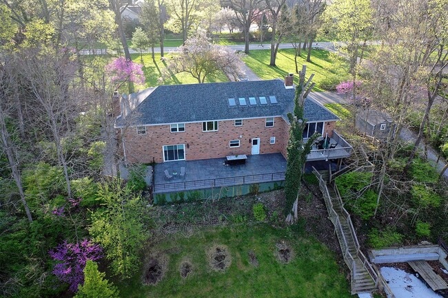Building Photo - Beautiful, one of a kind property on four ...