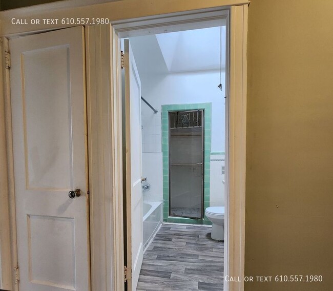 Building Photo - 3 Bedroom 2 Bath  Row Home in Upper Darby,...