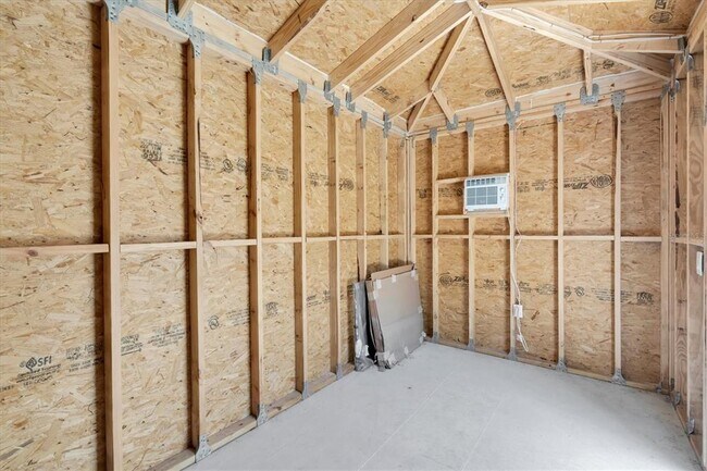Building Photo - 5810 Bahama Shores Dr S