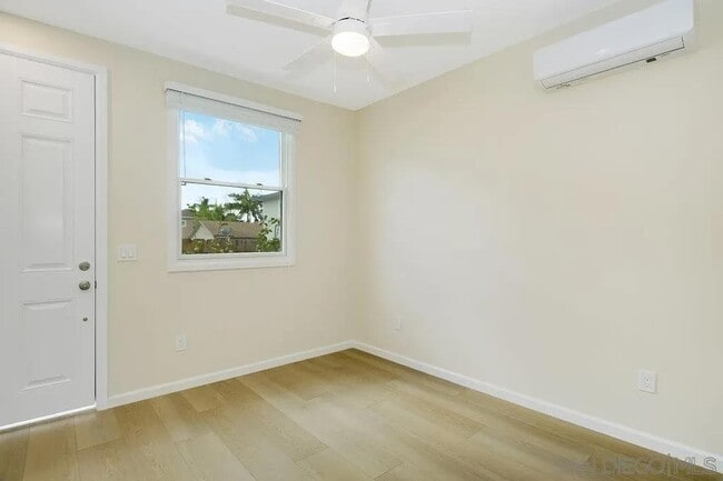 Building Photo - 4821 Monroe Ave