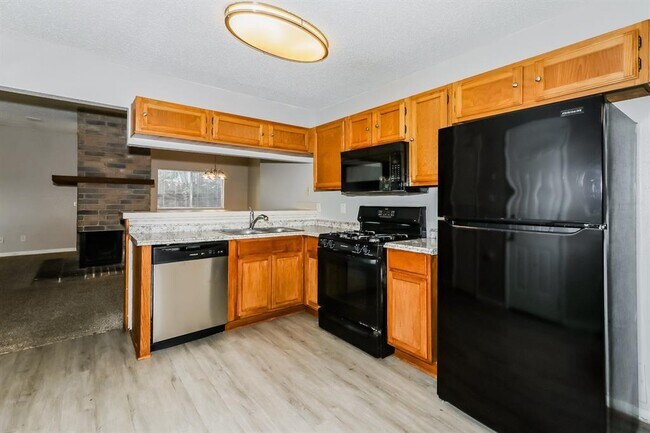Building Photo - 18115 Brooknoll Dr
