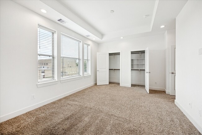 Building Photo - 2612 Bastrop St