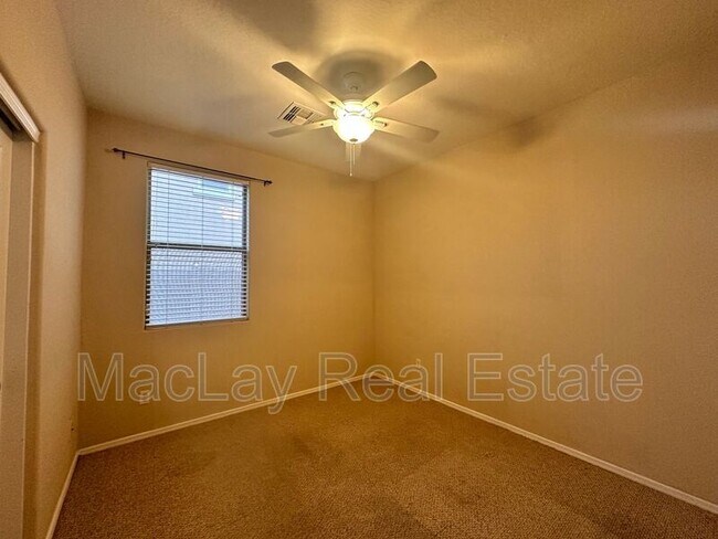 Building Photo - 3691 E Kingbird Pl