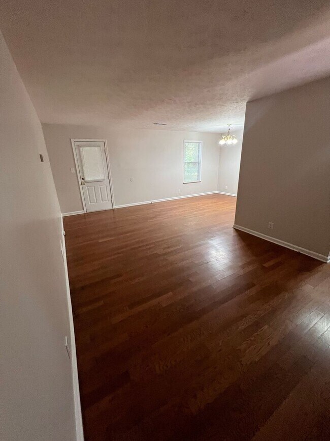 Building Photo - 3075-3077 Sarah Lou Drive
