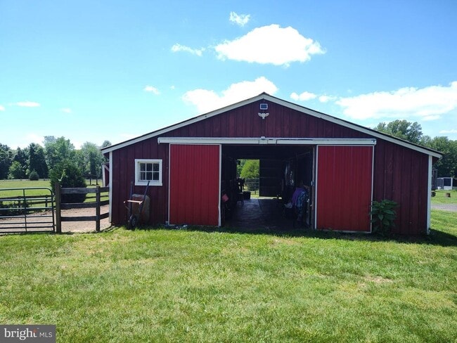 Building Photo - 15400 Mt Calvert Rd
