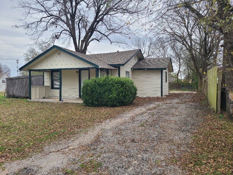 Primary Photo - 419 S Javine St