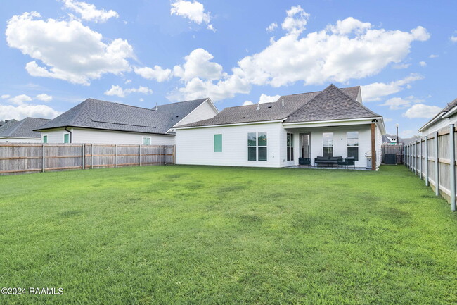 Building Photo - 201 Finsbury Ln