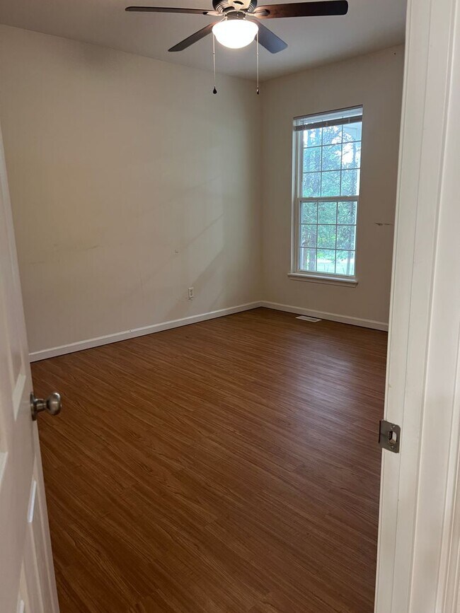 Building Photo - 11183 Cumberland Gap Dr