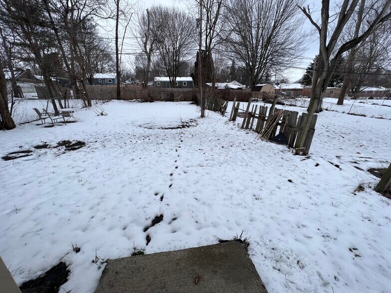 Building Photo - 920 Vincent Ct