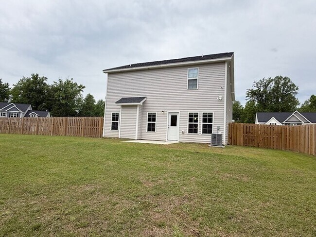Building Photo - Fieldstone Crossing