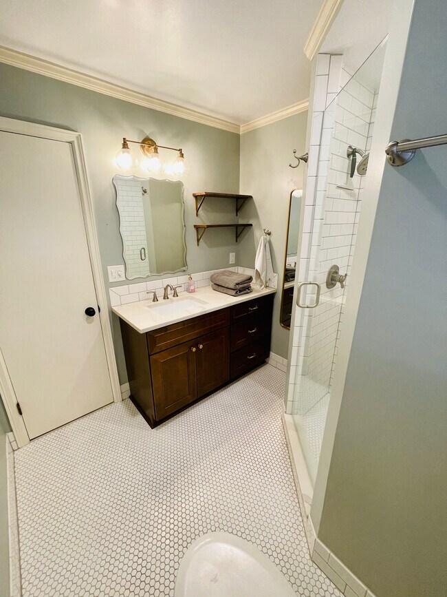 Master Bath - 3945 E 60th St