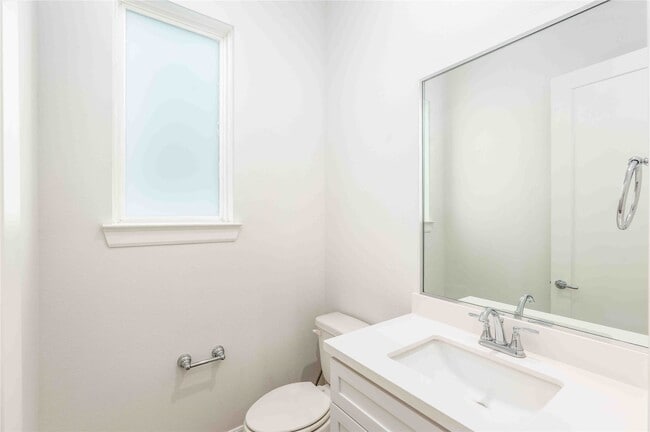 Building Photo - 2471 W 11th St