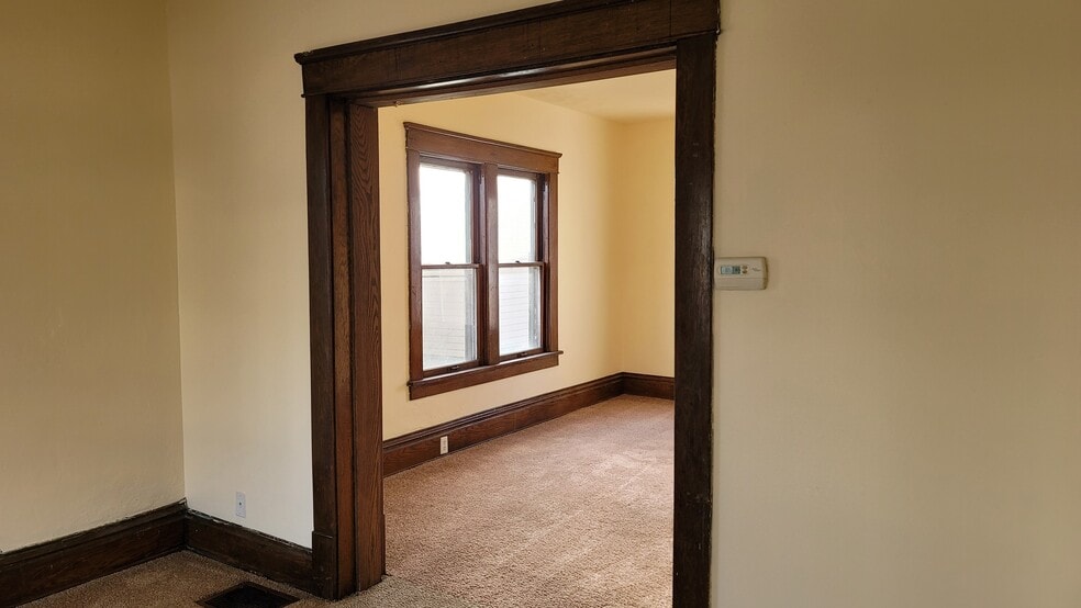 Building Photo - 333 S McKinley Ave