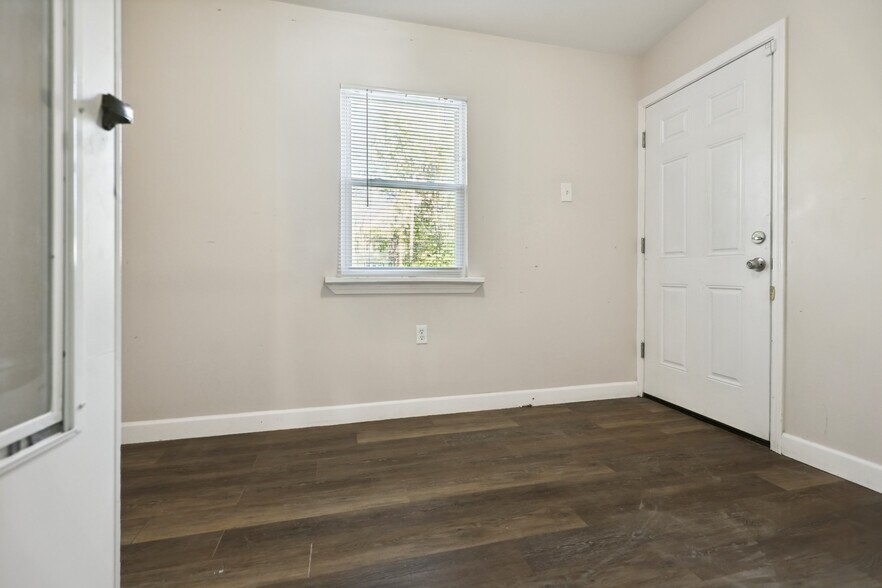 Building Photo - 5237 Enright Ave