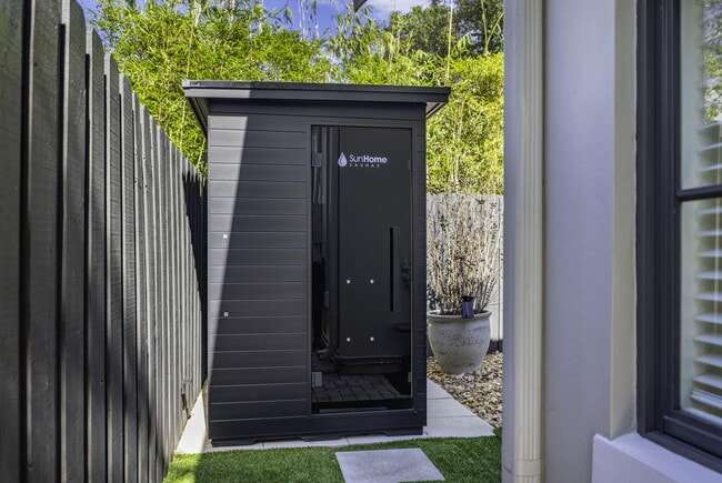 Building Photo - 505 SW 16th Ct