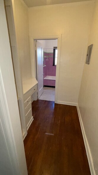 Building Photo - 2025 Cheremoya Ave