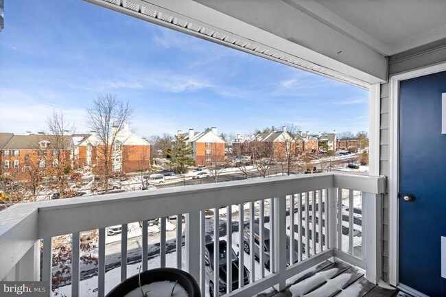 Building Photo - 521 Constellation Square SE