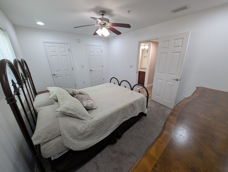 Building Photo - 1282 Beach Blvd