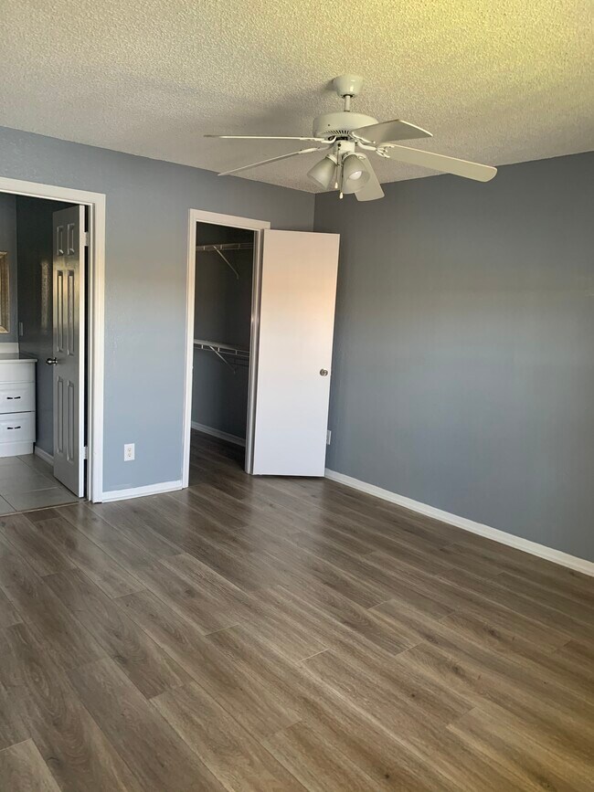 Building Photo - 1037 S Hiawassee Rd