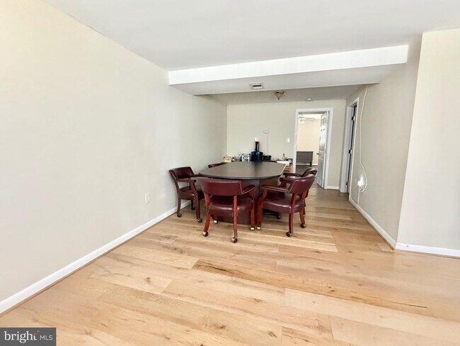 Building Photo - 13612 Lindendale Rd