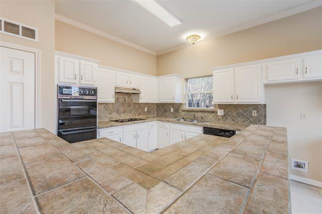 Building Photo - 313 Meadowood Ln