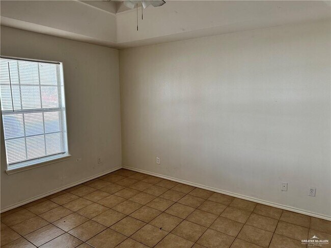 Building Photo - 11 La Mancha Dr