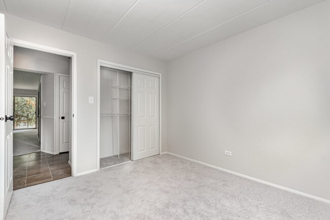 Building Photo - 5340 Waterbury Ct
