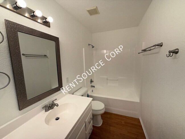 Building Photo - 3321 Kaylyn St