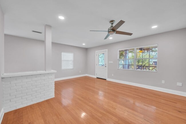Building Photo - Charming & Deceptively Spacious 4BR Home in South Seminole Heights – Fully Renovated!