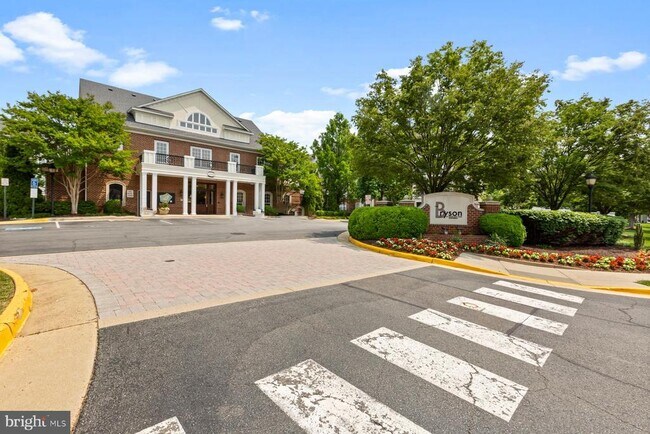 Building Photo - 12945 Centre Park Cir