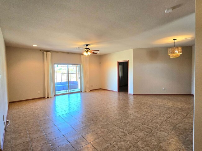 Building Photo - 7425 Kellogg Ave
