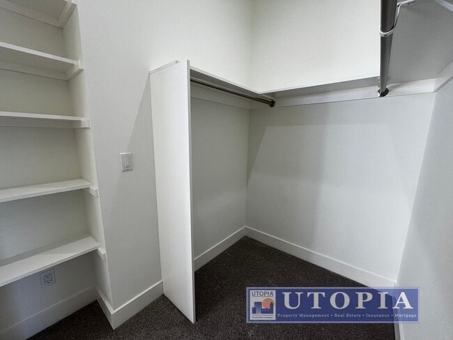 Building Photo - Beautiful 3 Bedroom, 3 Bathroom Duplex Unit Located on the Upper Westside of Santa Cruz. Brand ne...