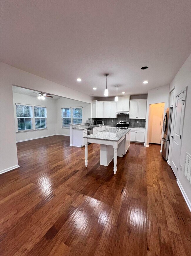 Building Photo - 7847 Aideen Ct