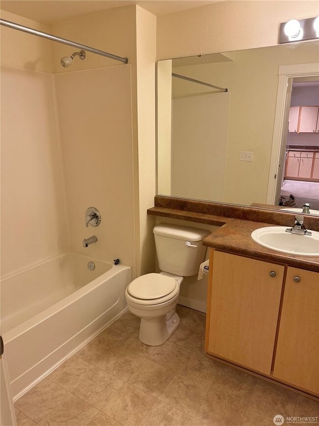 Building Photo - 2bd/2ba Newcastle Condo