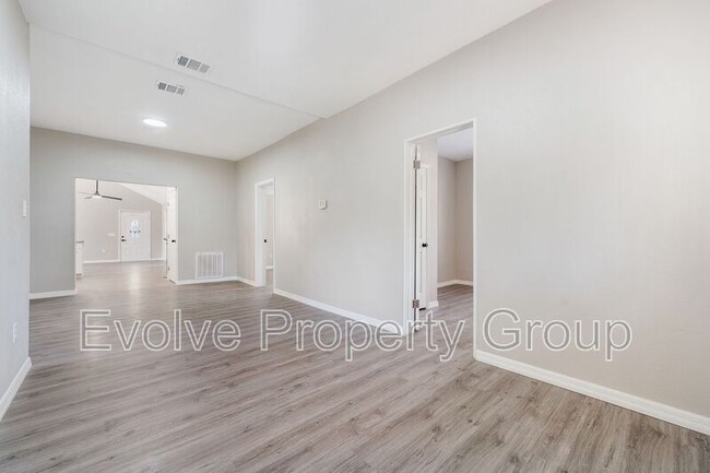 Building Photo - 1521 Massachusetts Ave