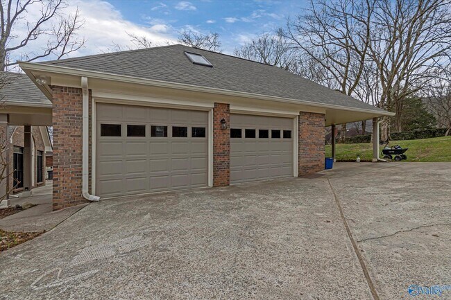 Building Photo - 4818 SE Cv Crk Dr