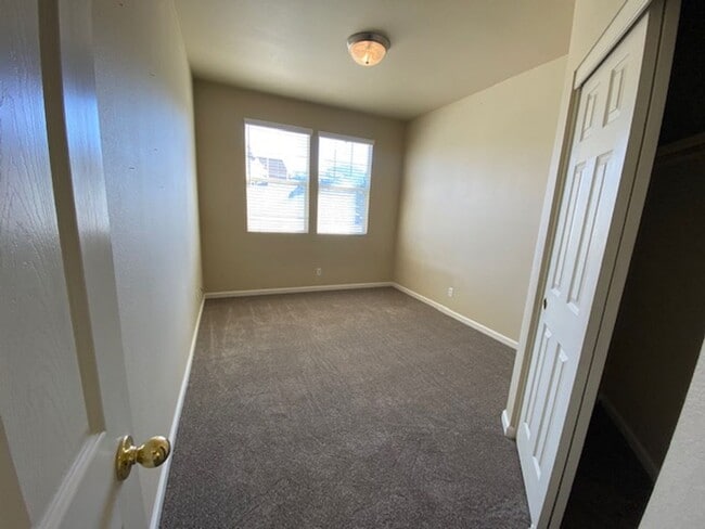 Building Photo - ~Beautiful 3 Bed 2 Bath House in Santa Rosa~