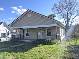 Building Photo - 1602 E Fairview Ave