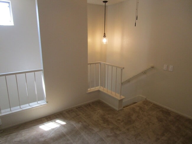 Building Photo - Cozy Hercules Home