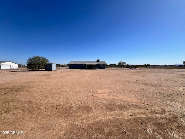 Building Photo - 4552 N Loring Rd