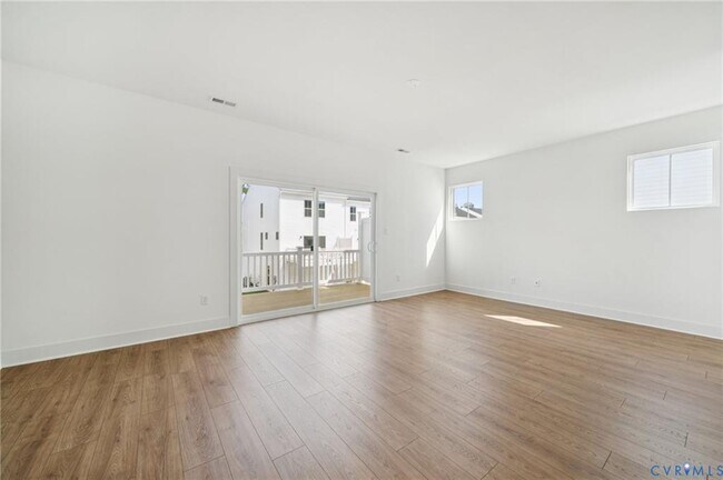 Building Photo - 15369 Sunray Aly