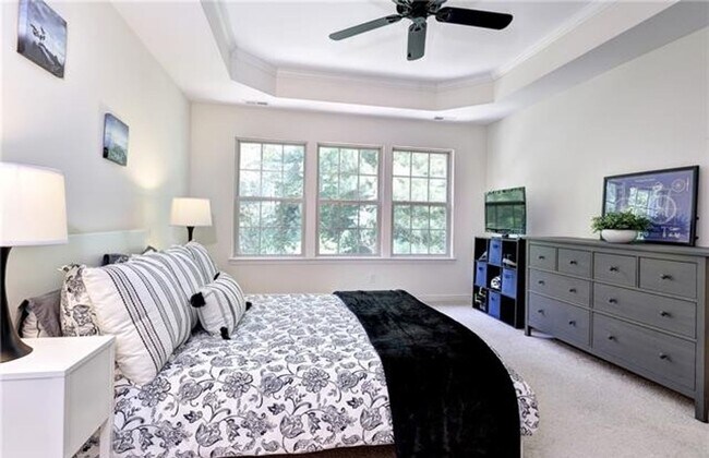 Building Photo - 3 bedroom/2.5 bathroom - Weatherly At Whit...