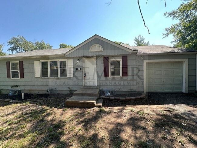 Primary Photo - 10011 Bellaire Ave