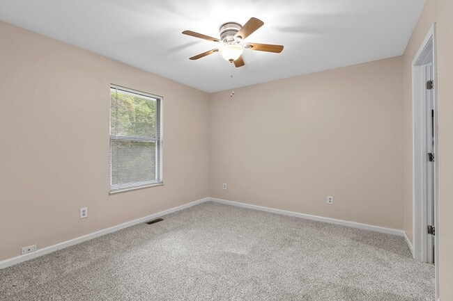 Building Photo - Omar Ct Duplex