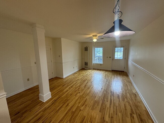 Building Photo - 31 Sumner Ln