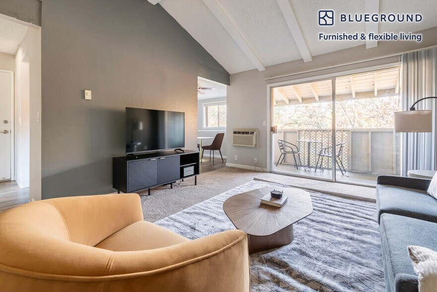 Building Photo - 202 Calvert Dr